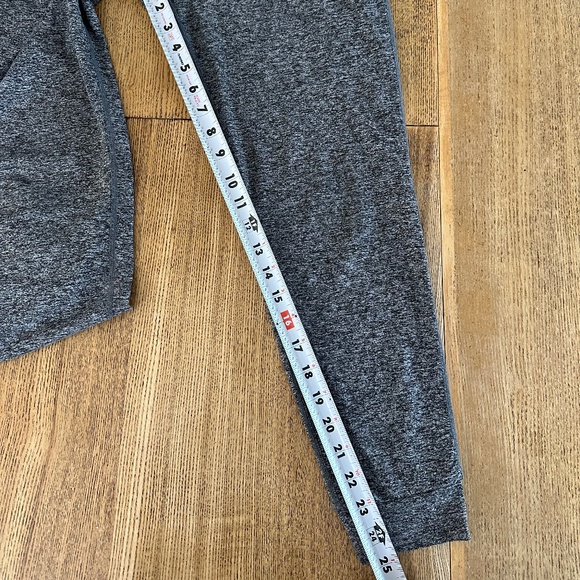 Vuori Performance Jogger - Picture 3 of 3